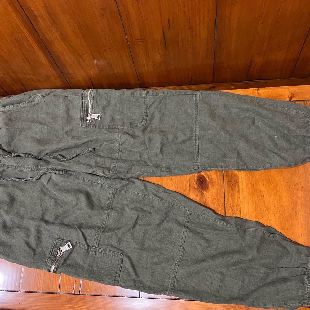 DKNY Women’s Olive Linen Cargo Jogger Pants with Zip Pockets